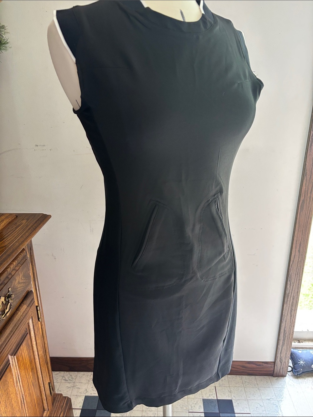 Mondetta Black Sleek Sleeveless Mini Dress